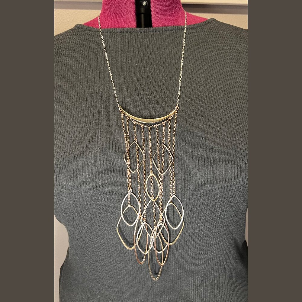 Statement Neckace in gold, silver, matte black metallic
